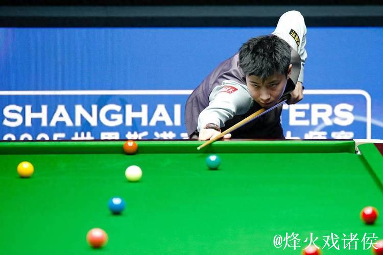 赵心童三破百6-1大胜丁俊晖，挺进上海大师赛四强